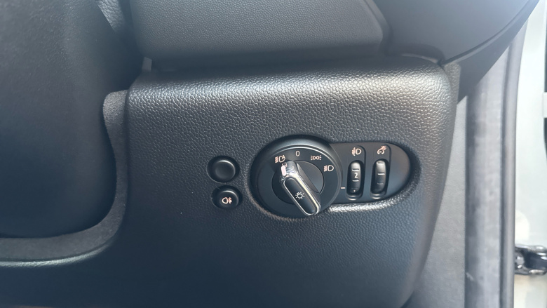 MINI Hatchback 135kW Cooper S Level 3 33kWh 3dr Auto Electric Hatchback